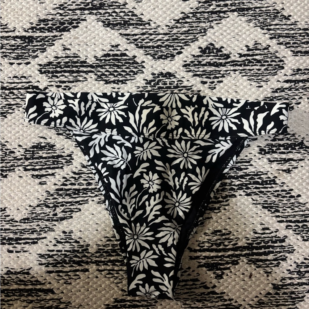 Topshop Monochrome Patterned Bikini Bottom